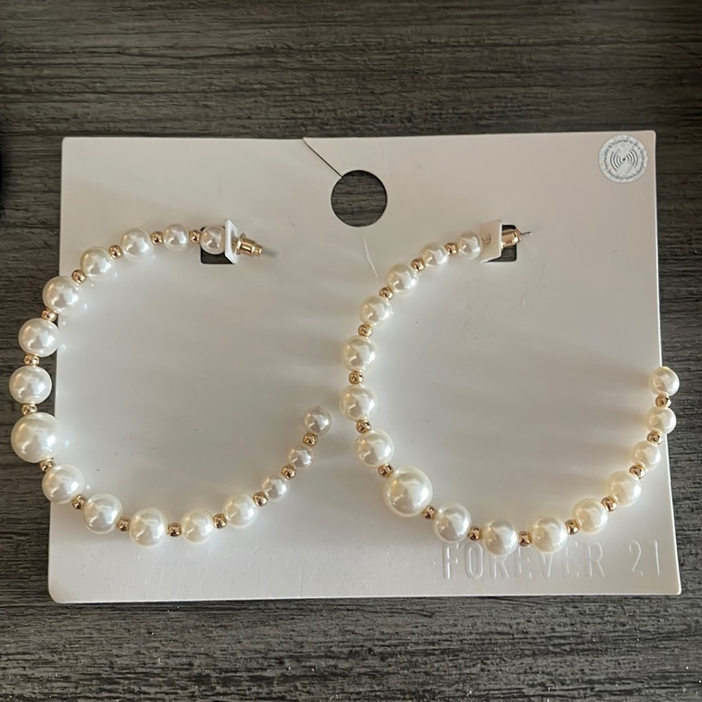 ๐ธ2/$25 Forever 21 Fashion Earrings - Picture 1 of 1